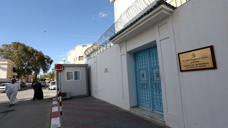 قنصلية تونس بطرابلس تدعو الجالية التونسية إلى توخي الحذر